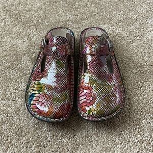 ALEGRIA CLASSIC RAINBOW SNAKE SKIN CLOG